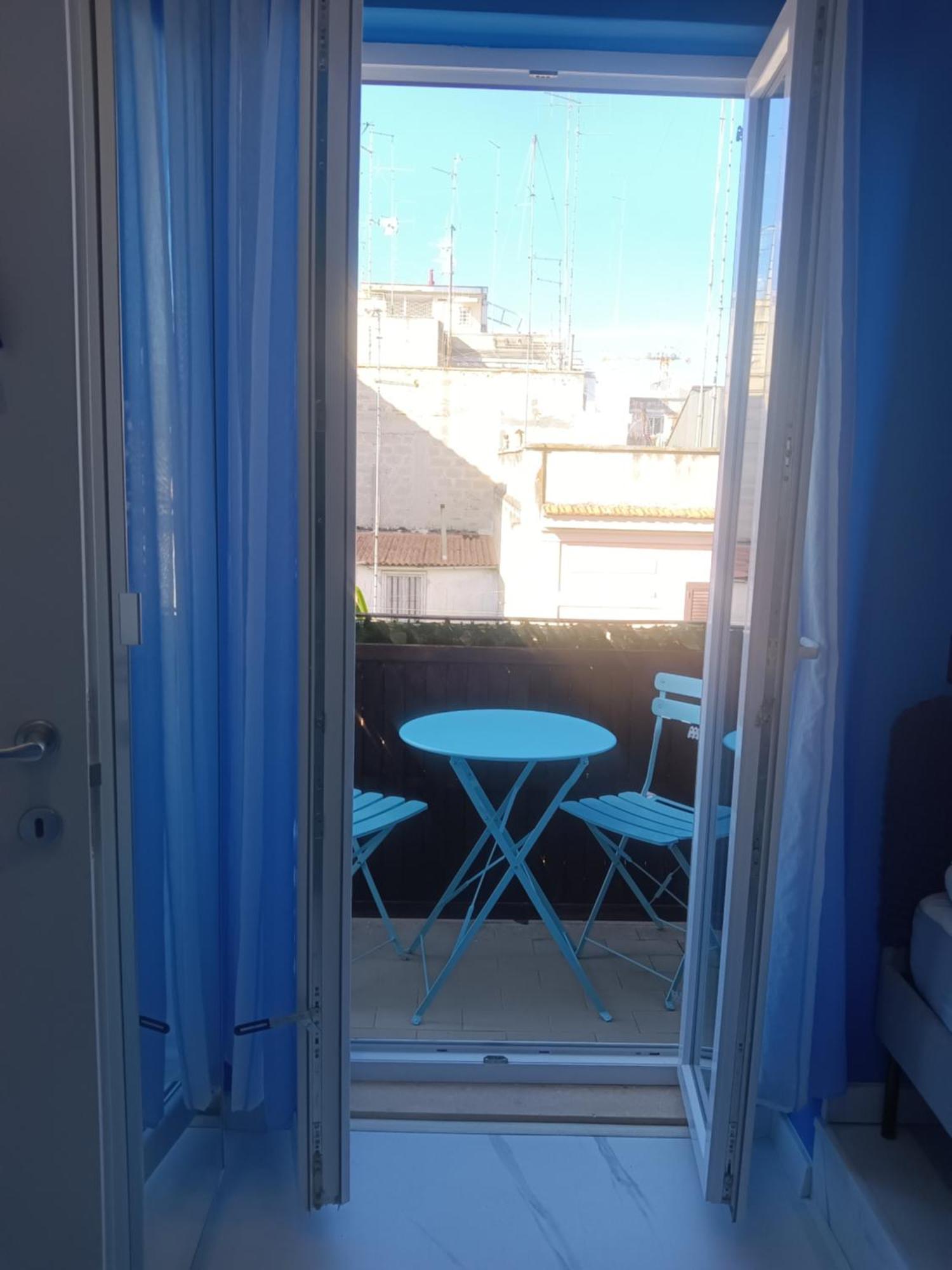 Pokoj Dla 2 Z Prywatnym Balkonem, Lazienka I Wejsciem Bari Bagian luar foto
